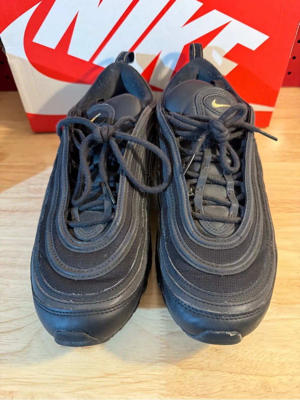 Nike Men’s Air Max 97 Black and Gold Size 10.5D